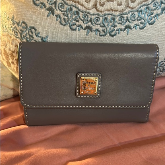 Dooney & Bourke Charcoal Leather Wallet - Picture 1 of 5